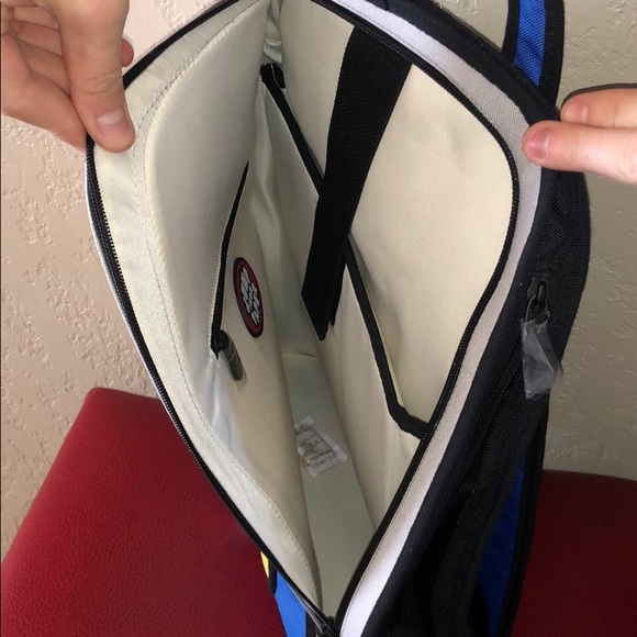 Jump From Paper Backpack & Matching Wallet - Picture 4 of 8